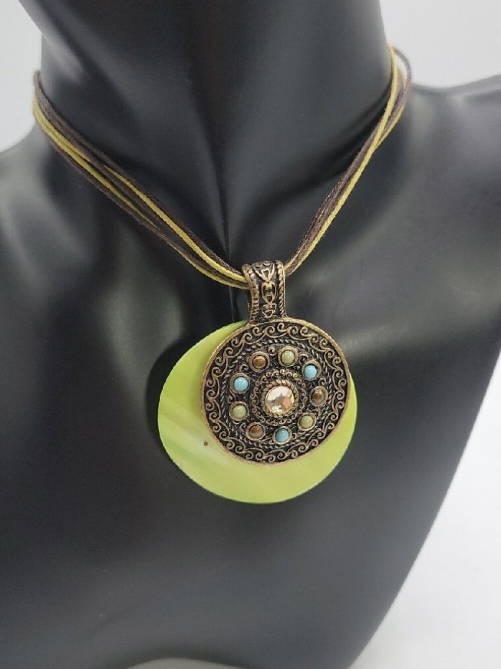 Lia Sophia Meadow Necklace Shell Crystals Resin Pendant 16" Choker Fashion